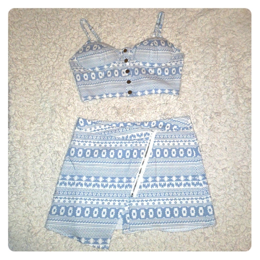 Lovemarks 2 piece crop top set, Size L
